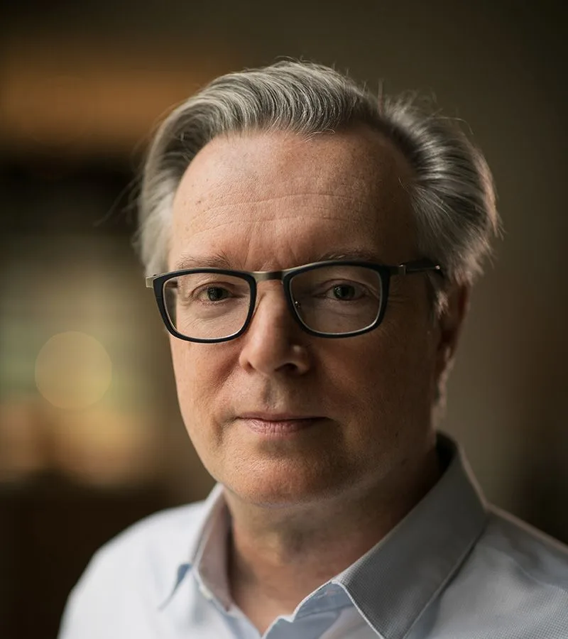 636005bf5de4aa6258ad9f5d Frank Vanhove Sq p 800